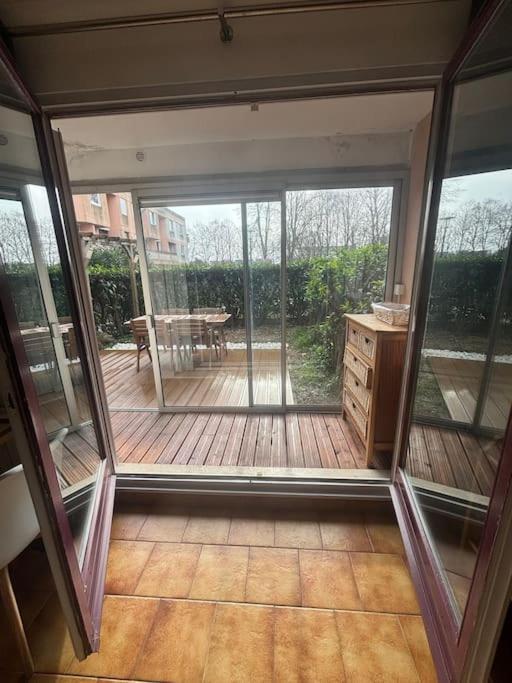 F2 Avec Terrasse, Parking Gratuit